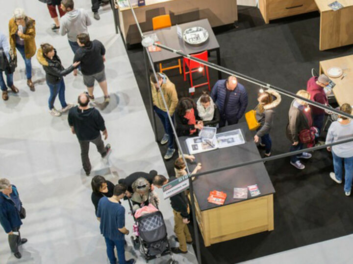 Salon toit-cathédrale : 12 intérieurs bien aménagés et décorés