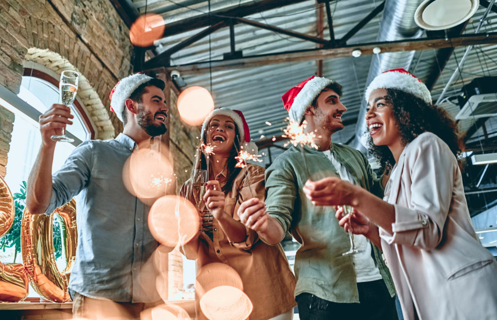 Adobe Stock - Photo d'illustration - Noël se fête aussi entre collègues.
