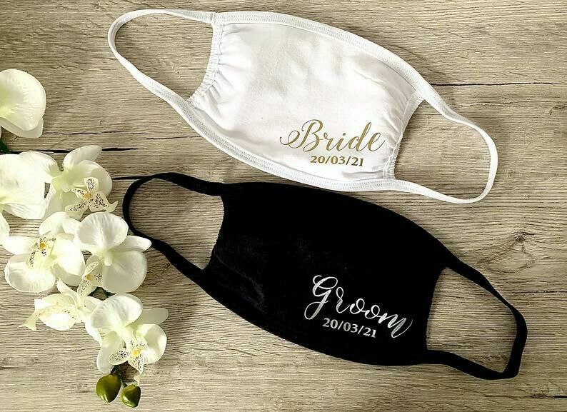 Etsy - Masques noir et blanc personnalisés pour un mariage, à décliner à l'infini pour votre anniversaire. De l'originalité à vous couper le souffle (littéralement) !