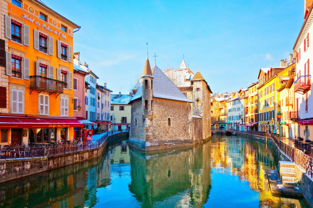 Adobe Stock - photo d'illustration - La ville d'Annecy offre un cadre de vie très agréable à ses habitants.
