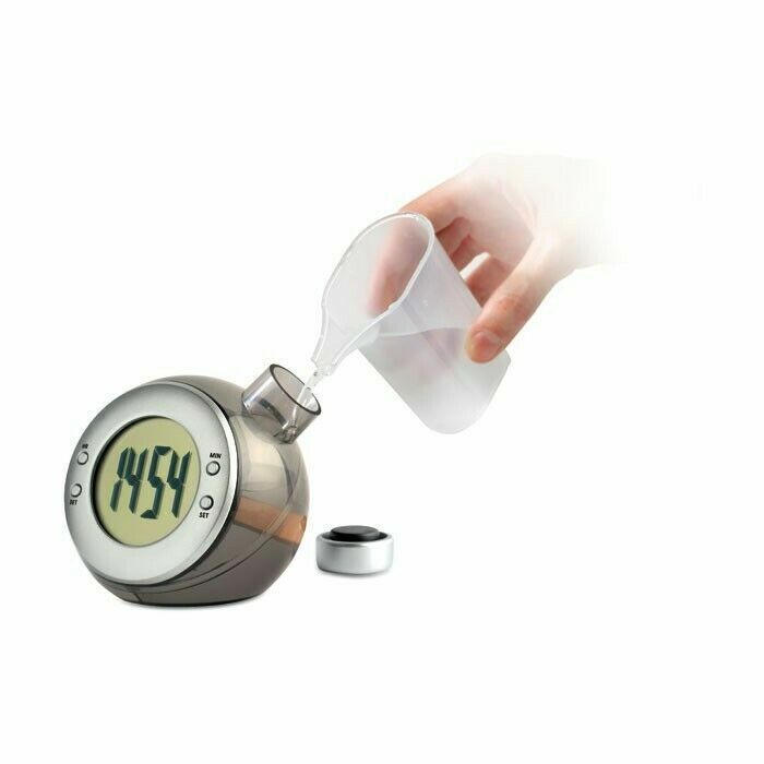 Dream Act Pro - Cette horloge à énergie liquide est un cadeau écologique et original, qui attirera à tous les coup l'attention de vos collaborateurs ! 