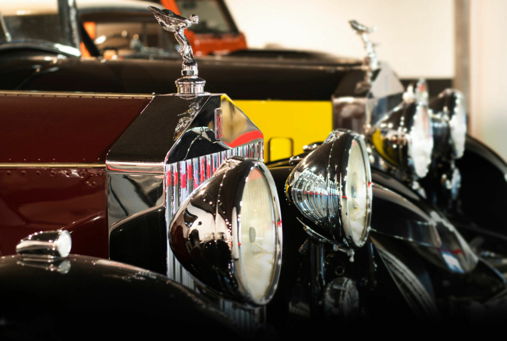 ABC Salles - le Car Museum Club, un lieu privé qui abrite des collections automobiles d'exception.