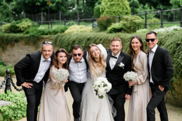 Mariage civil, religieux ou laïc : quelles tenues d’invités pour chaque cérémonie ?
