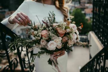 Fleurs et plantes locales pour un mariage en montagne : que choisir selon l’altitude ?