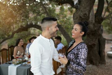 L’étiquette du "plus one" : ce que tout invité doit savoir avant d’accepter une invitation à un mariage