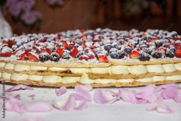 Le "Millefoglie", millefeuille gourmand à l'italienne, préparé en direct par les mariés