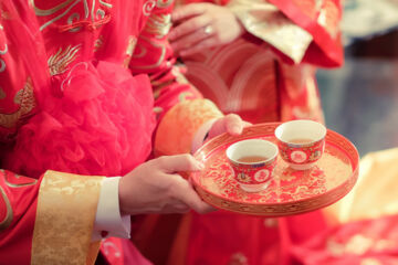 Le thé, le saké et le feu : boissons et éléments naturels au cœur des rituels de fiançailles