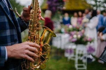 L-O-V-E : l’hymne jazzy qui signe les mariages vintage et élégants