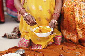 Le Haldi, un rituel purificateur qui illumine les mariés indiens avant les noces