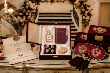 5 idées de cadeaux d'invités pour un mariage thème Gossip Girl
