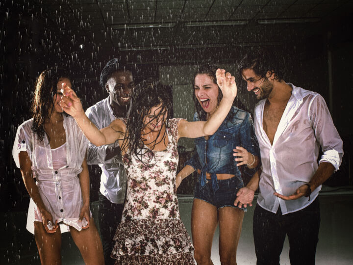 6 accessoires, comme des trésors, à glisser dans un coffre anti-intempéries pour assurer à ses invités de pouvoir faire la fête même sous la pluie