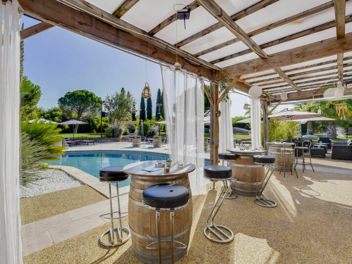 5 établissements avec piscine à privatiser pour une pool party avec ses amis