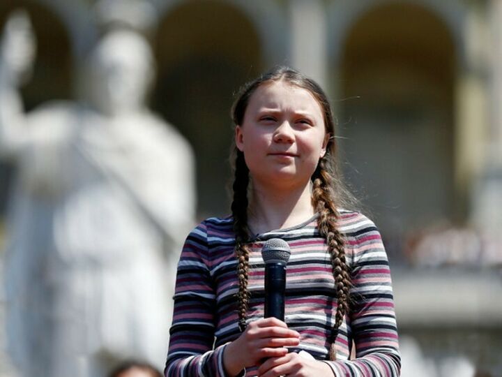 En Une de Vogue, Greta Thunberg crie haro sur la fast fashion