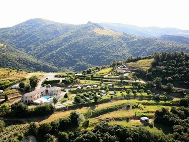 8 établissements plein de charme en Ardèche à privatiser pour célébrer un événement au coeur des champs de châtaignes