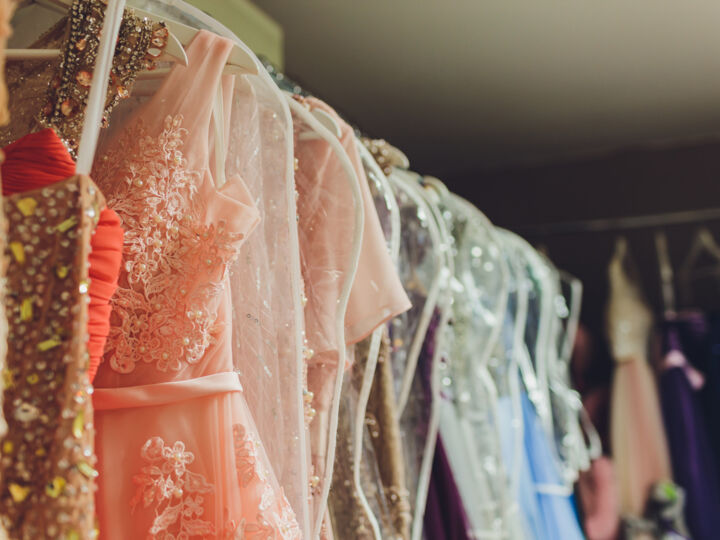 Location de robes et costumes de soirée : 7 entreprises qui proposent ce service