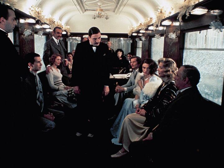 Plutôt bus ou gare ? Ces 4 lieux insolites à privatiser vont vous donner envie d’une fête inspirée du Crime de l'Orient-Express !