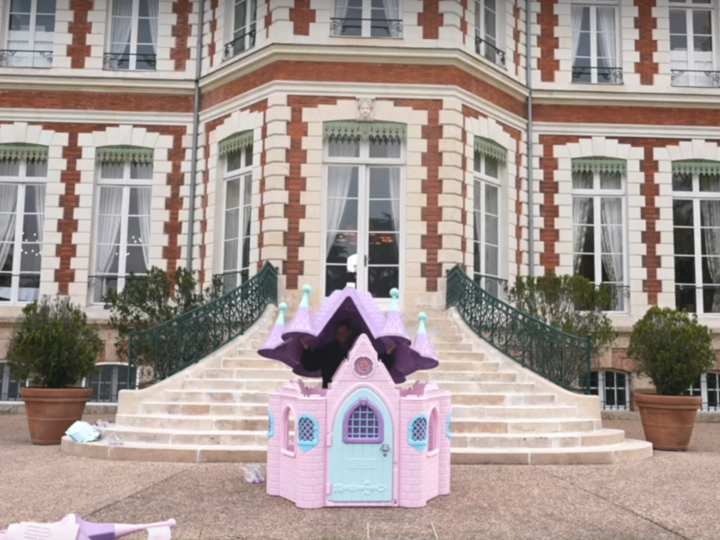 Mener la vie de château, le temps du tournage d’un film ou d’une vidéo