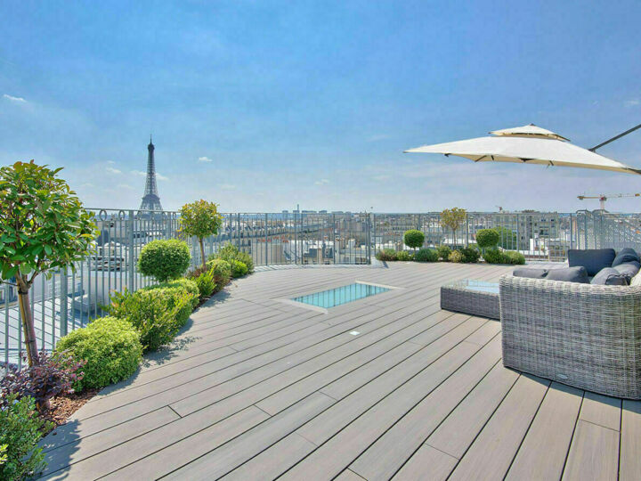 Prenez de la hauteur : 9 rooftops à privatiser pour profiter du beau temps et en mettre plein la vue à ses invités