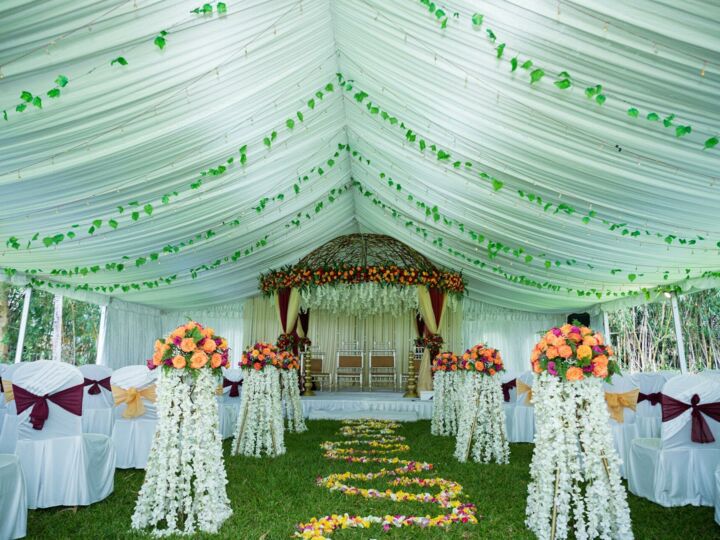 Réception de mariage sous un chapiteau : avantages et inconvénients