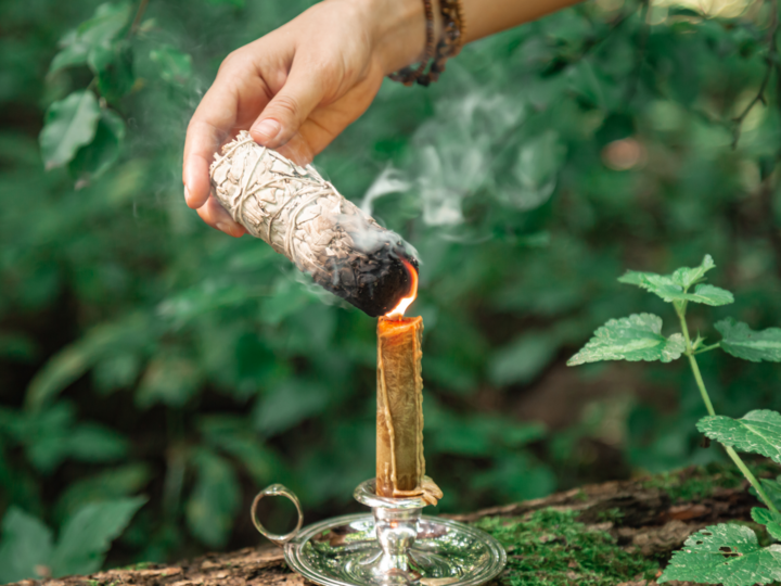 Tout savoir sur le rituel de la pelote de laine lors des cérémonies de