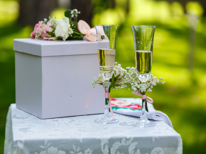 5 idées de cadeaux d'invités originaux pour laisser un souvenir mémorable de  votre mariage - ABC Salles