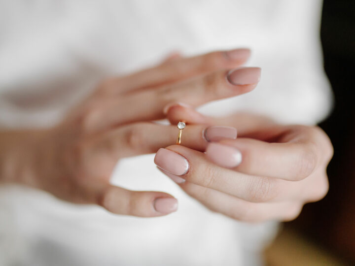 Rupture de fiançailles : sous quelle condition la fiancée doit rendre ou garder la bague ?