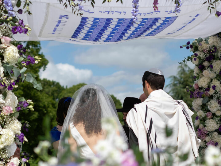 Mariage juif : pourquoi la mariée doit-elle tourner 7 fois autour de son époux ?