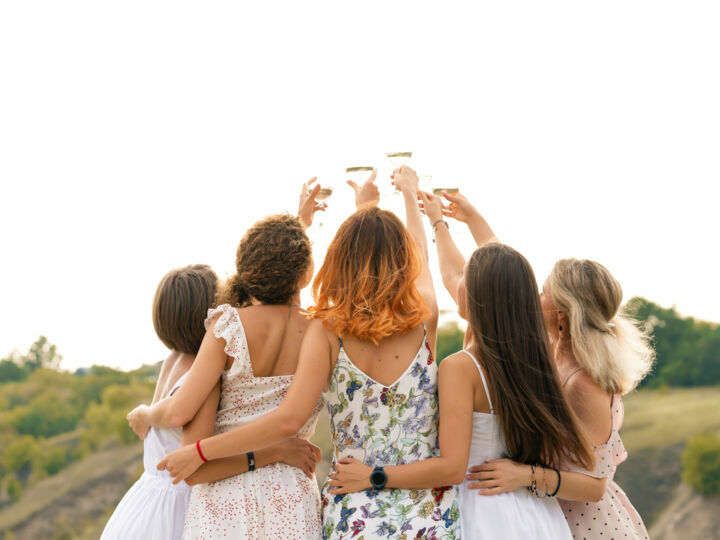 Et si l'on célébrait les anniversaires d'amitié comme ceux de mariage ?