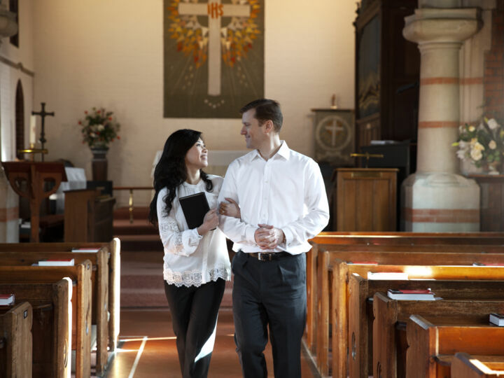 Est-il possible de se marier religieusement à l'église et de recevoir le baptême en même temps ?