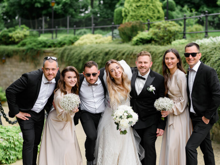 Mariage civil, religieux ou laïc : quelles tenues d’invités pour chaque cérémonie ?