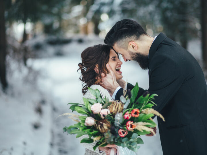 Les 11 fleurs incontournables pour un bouquet de mariée sur le thème de l'hiver
