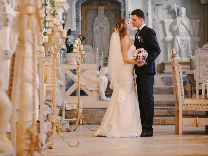 7 chansons de mariage pleines de symboles à jouer pour une cérémonie à l'église