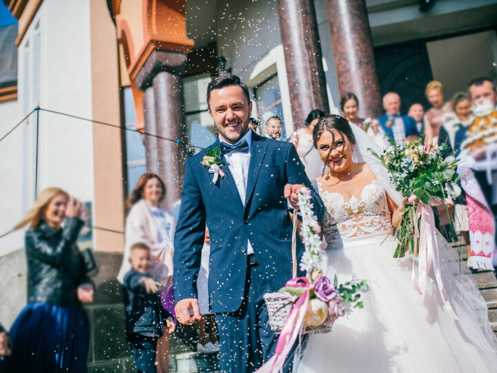 Langue, identité et cérémonie : quand les mariages deviennent des manifestes culturels