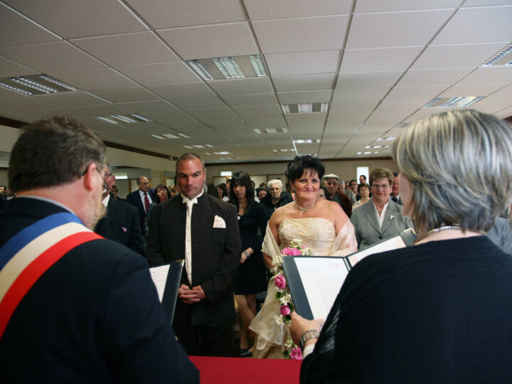 Quelles sont les obligations légales sur la langue d’un mariage civil en France ?