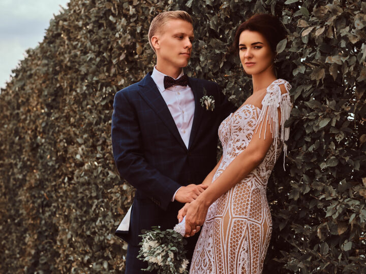 Au-delà du costume et de la robe : les nouvelles expressions de la mode nuptiale