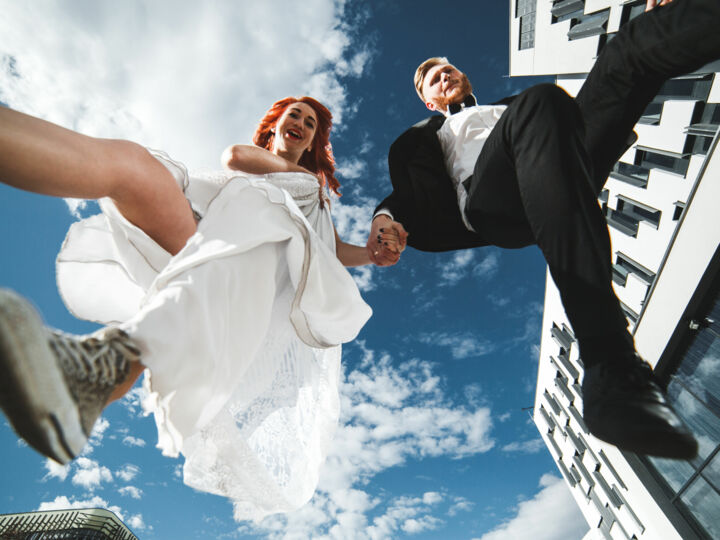 Mode inclusive : comment affirmer son identité à travers sa tenue de mariage ?