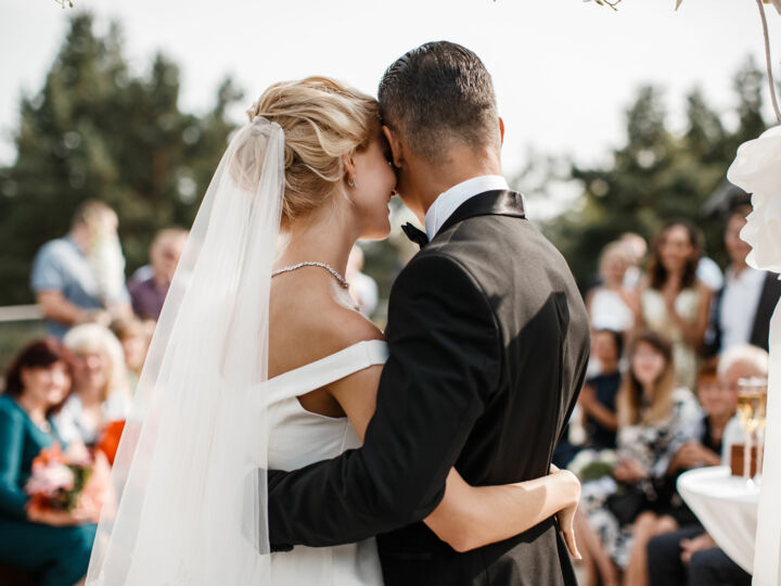 Faut-il adresser un mot de remerciement  aux invités de mariage qui n’ont rien offert ?