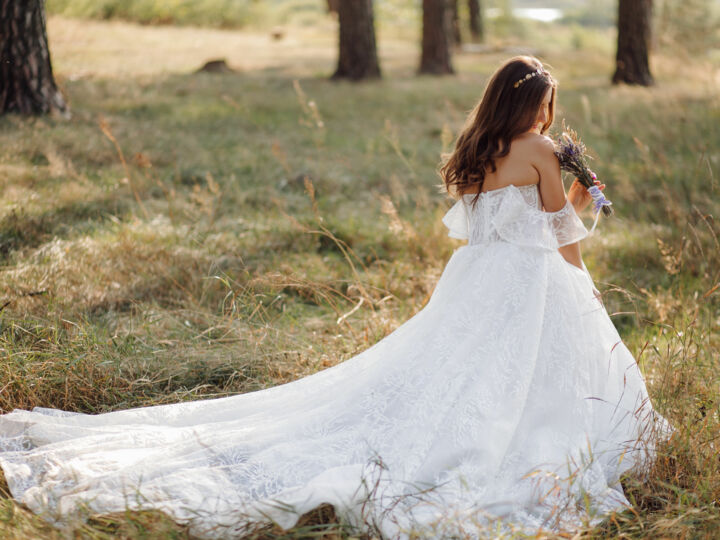 S’asseoir avec une robe à cerceau : 5 conseils pratiques pour les mariées