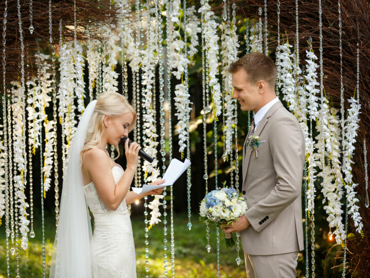 14 paroles de chansons d’amour à glisser dans vos vœux de mariage (ou à fredonner le jour J)