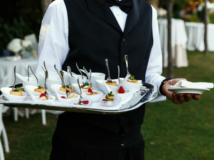 Quelle est la différence entre vin d’honneur et apéritif de mariage ?