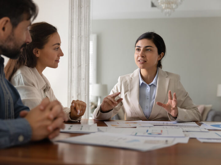 Tout savoir sur le wedding coach, mentor discret pour des futurs mariés en pleine maîtrise