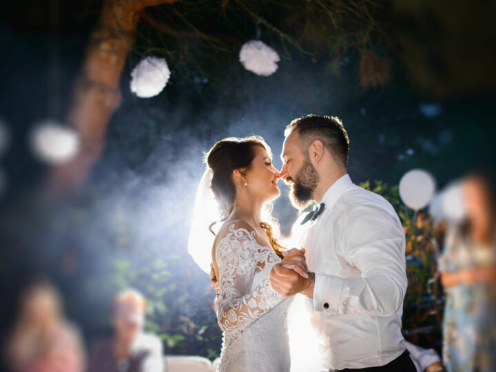 Mariage en semaine : 7 astuces pour prévenir et mobiliser ses invités efficacement