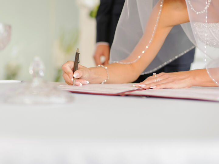 Mariage civil en France : quels sont les vrais coûts à prévoir pour une cérémonie en mairie ?