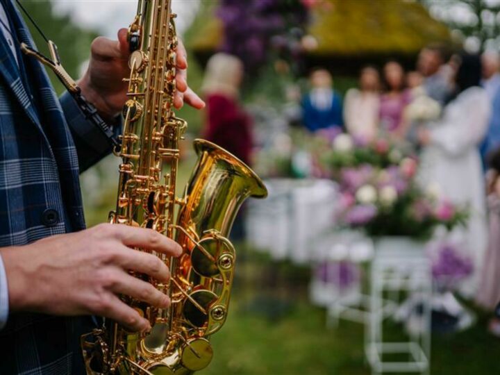 L-O-V-E : l’hymne jazzy qui signe les mariages vintage et élégants