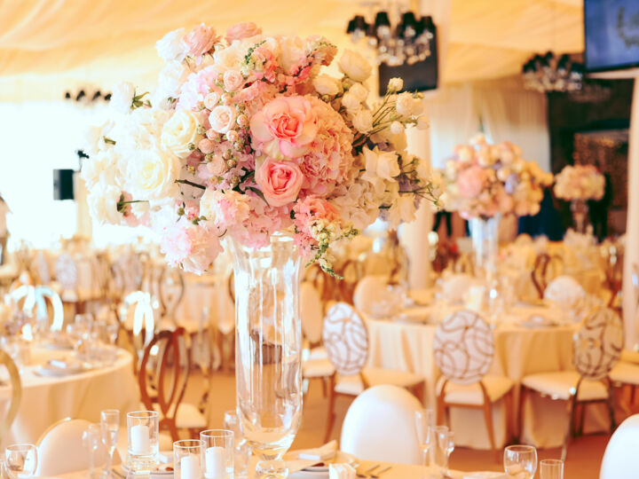 Mariage rose poudré : gros plan sur la couleur préférée des romantiques assumés