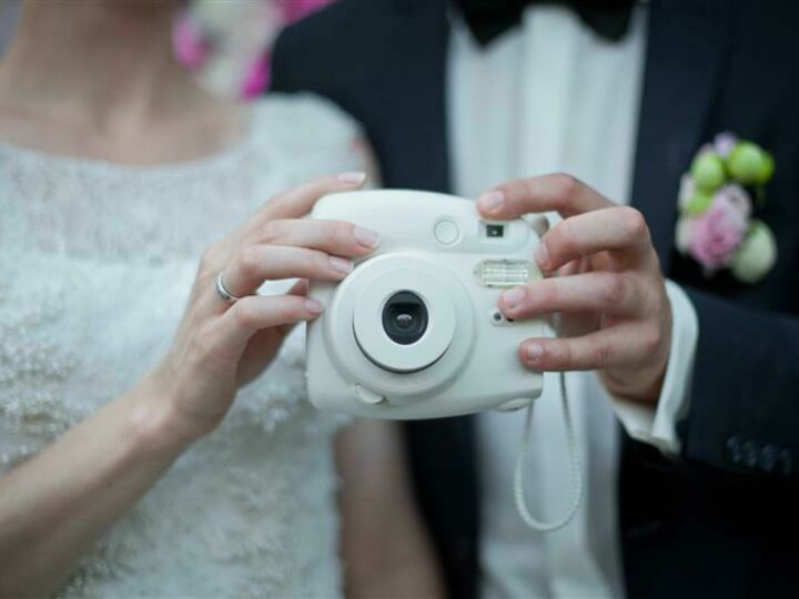 Photos instantanées : le retour du Polaroïd dans les mariages