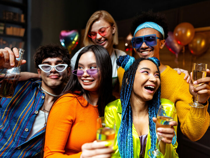 Fêtes familiales et jeunes buveurs : pourquoi la “permission” peut-elle coûter cher ?