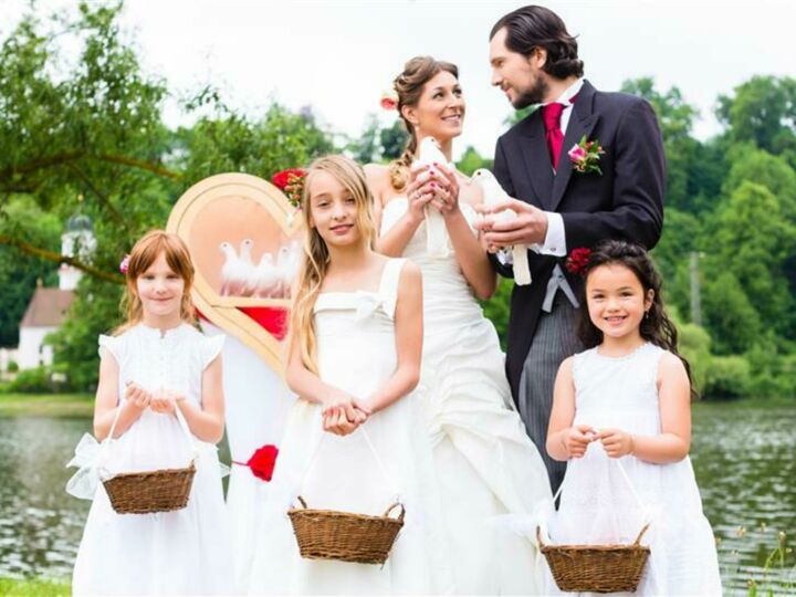 Mariage d’un enfant : quelle place pour les conjoints des parents divorcés ?