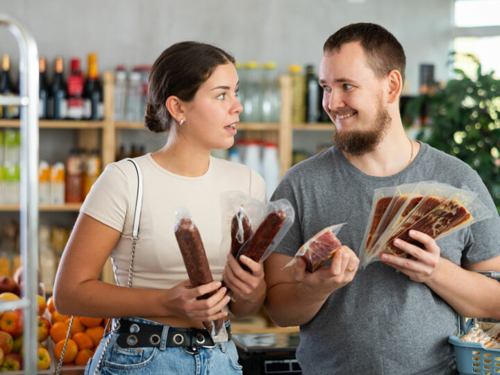 Et si une saucisse pouvait sauver votre mariage de la pluie ?