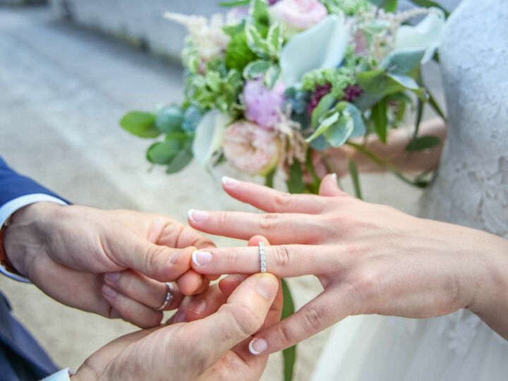 Fiançailles : simple promesse ou vrai engagement légal ?